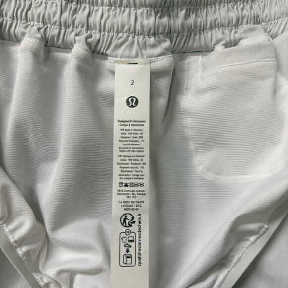Lululemon Hotty Hot High-Rise Lined Short 4" Size 2 - Picture 6 of 6